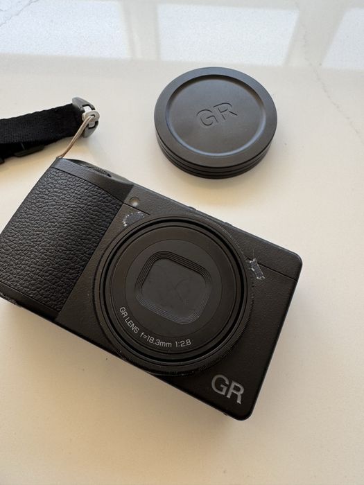 Ricoh GR 3 + Tampa JJC + Bateria Extra
