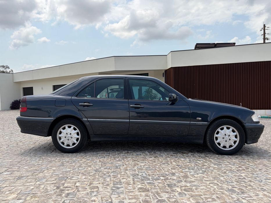 Mercedes-Benz C 250 — fotografia 9