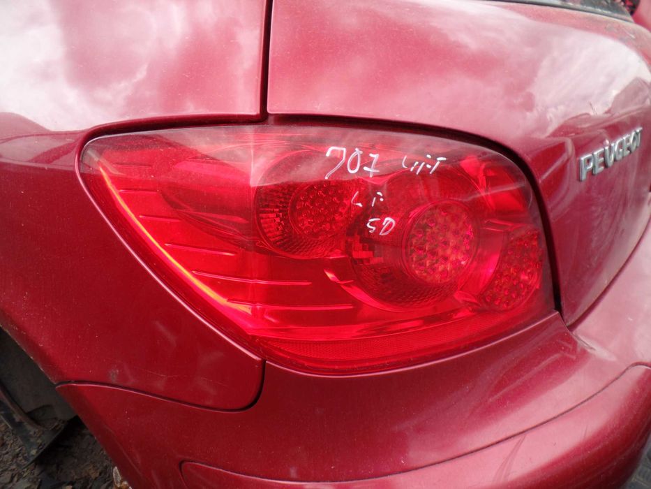 Cze6 Lampa tylna lewa peugeot 307 lift 5D HB wysyłka części