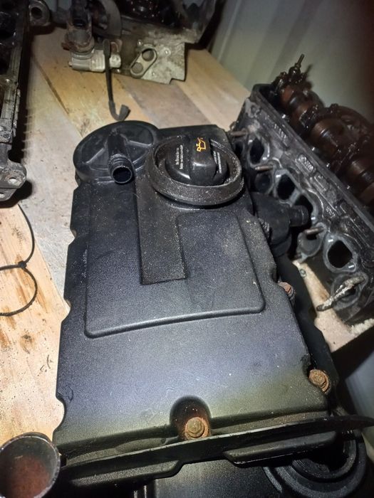 Pokrywa zaworów dekiel 2.0tdi blb bre bmn a4 a6 octavia passat