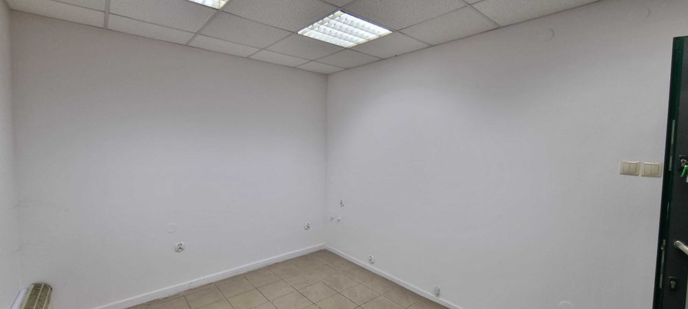 duża witryna, niewielki lokal [L092]