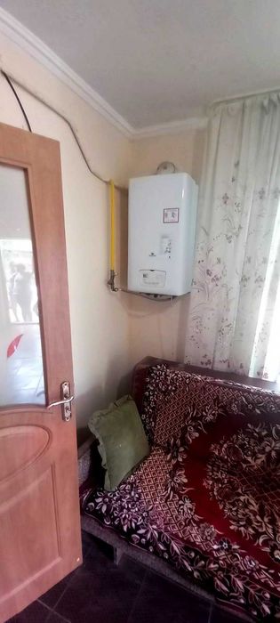 Продаж будинку туалет, ванна та автономне опалення.