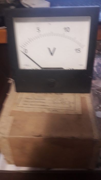 вольтметр  м 381