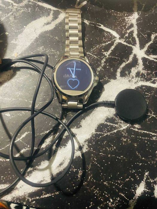 Часы смарт Michael kors