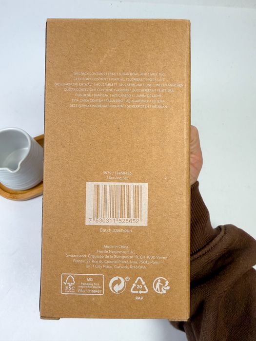 Conjunto de Serviço Nespresso em Cerâmica com Tabuleiro em Madeira