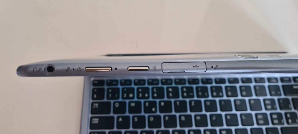 Laptop, tablet, Samsung XE 500 T1C-HO1CH, 2w1, 11,6″, 2/64GB