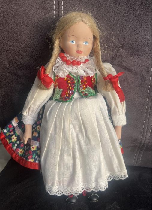 Ляльки з порцеляну