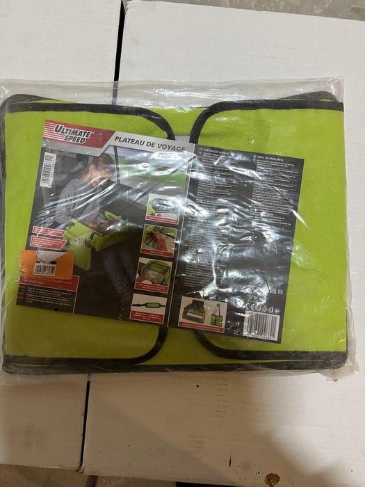 Дитячий столик піднос переносний в машину для подорожей в дорогу