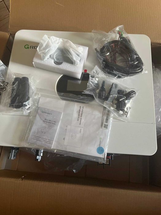 Гібридний інвертор Growatt SPF6000 ES Plus WiFi