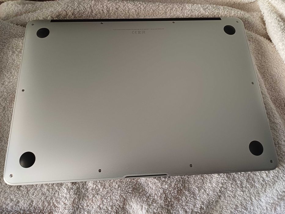 MacBook Air 7,2/i5-5250U/8GB Ram/128GB SSD/13"/OSX