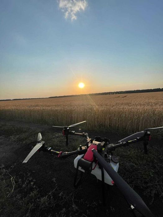 Внесення добрив агродронами XAG P100 Pro. Обприскування, обробка полів