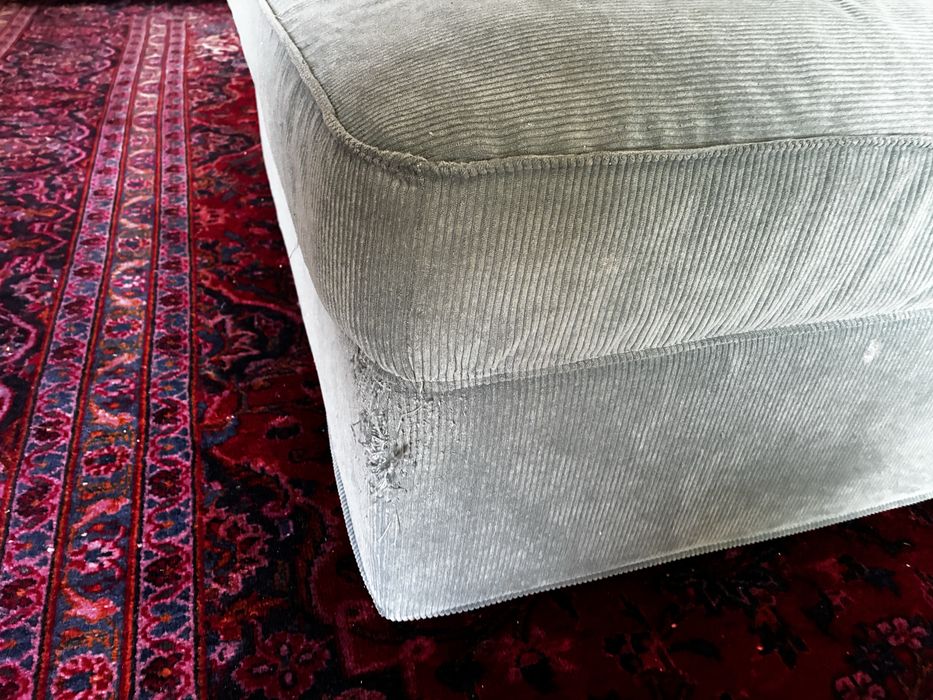 Sofá 3 Lugares + Repousa-Pés + Capa Extra | 200€