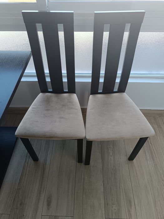 Mesa com 4 cadeiras