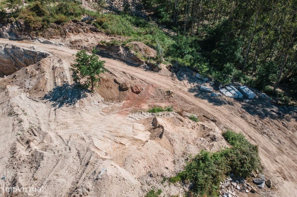 Terreno com Projeto Aprovado – Excelente Oportunidade !