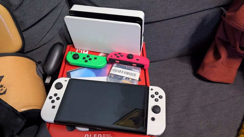 Switch oled com sd 128gb +extras