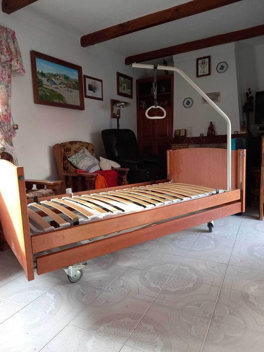 Cama Articulada Hospitalar - Nova - Moderna - Bom preço