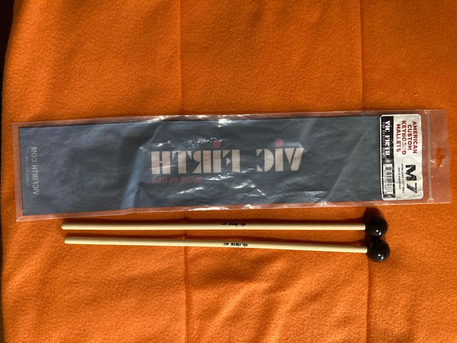 Par de baquetas rígidas Vic Firth M7