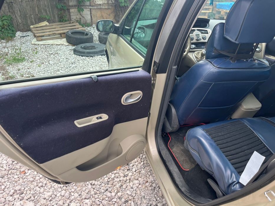 Продам RENAULT  scenik