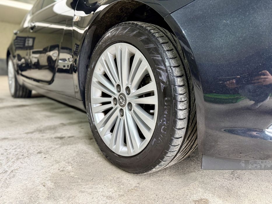 Opel Insignia Sports Tourer 2.0 CDTI 160cv Cosmo - Desde 105€ Mês