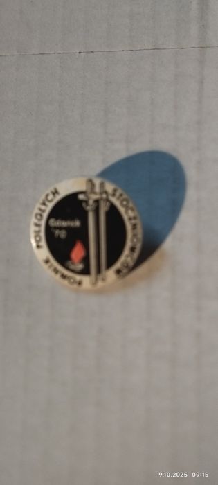 Odznaki z czasów PRL , antysocjalistyczne.