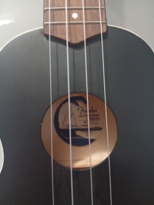 Ukulele Fender (Usado)