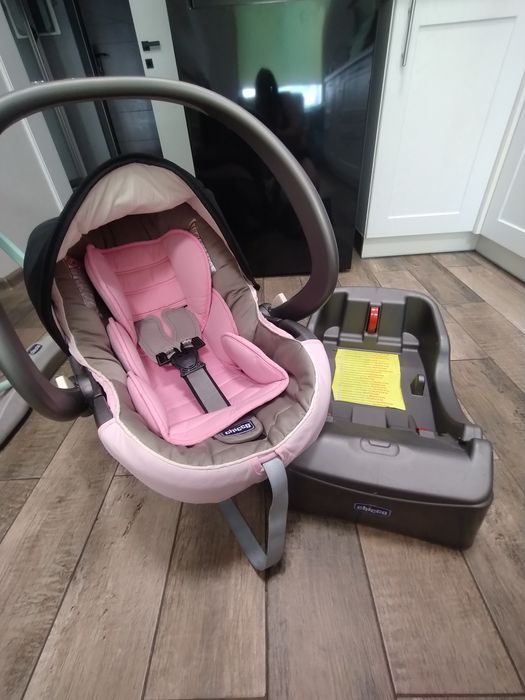 Автокрісло люлька chicco з базою
