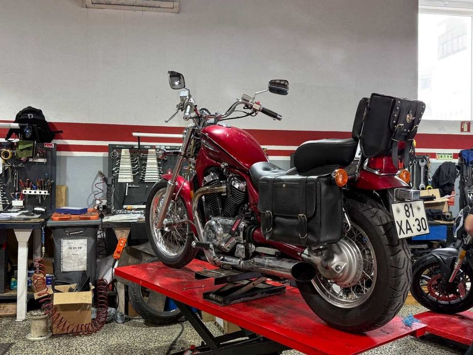 Suzuki Intruder VS800