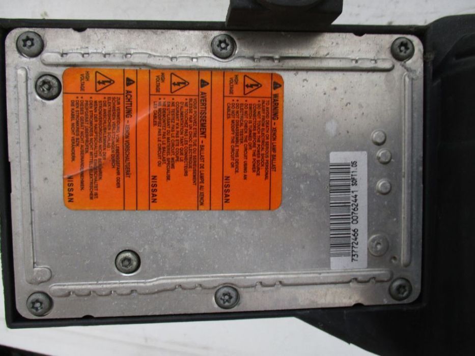 Farol Optica Nissan primera  P11 1999 a 2001 Xénon Direito