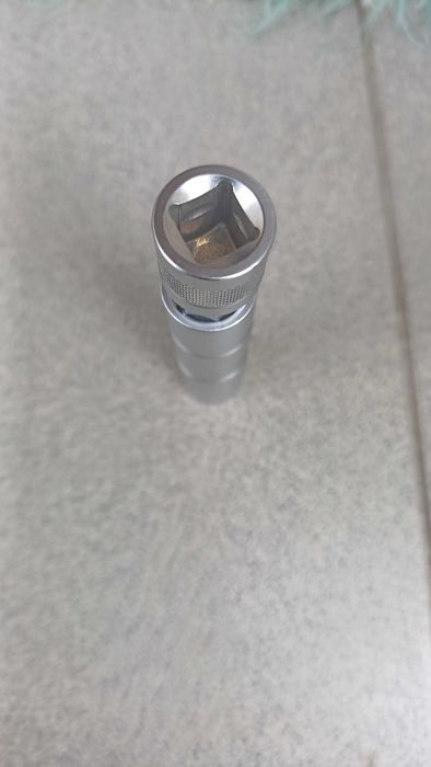 Ключ головка свічний БМВ