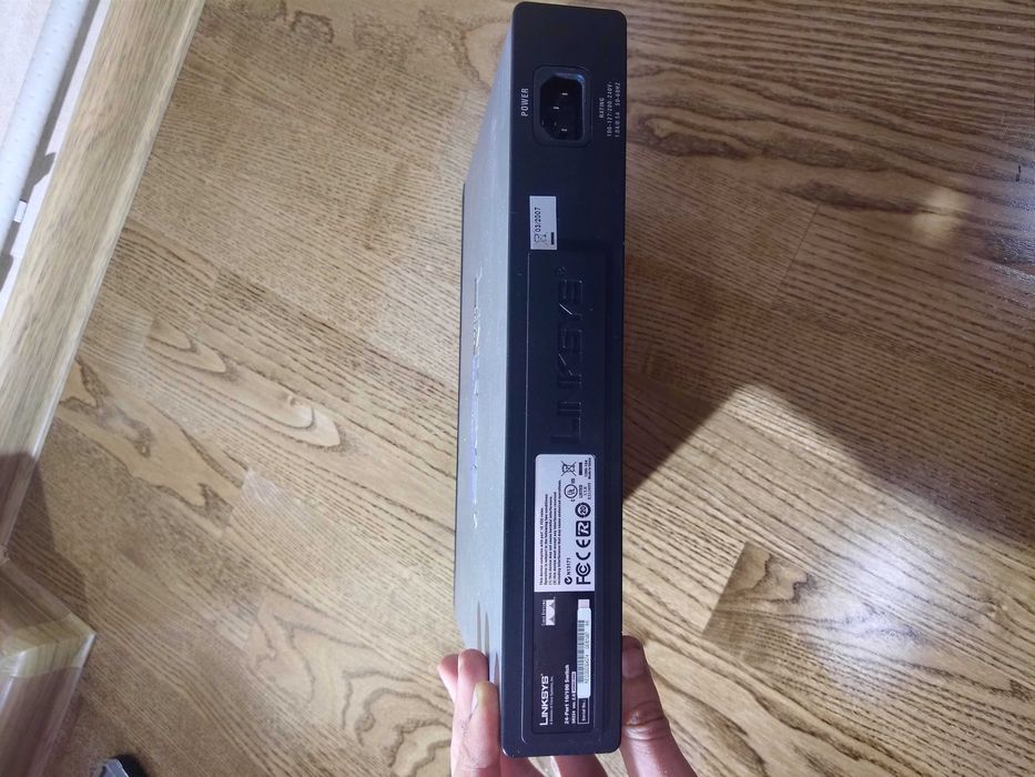 Switch комутатор Linksys Cisco SR224 24-port