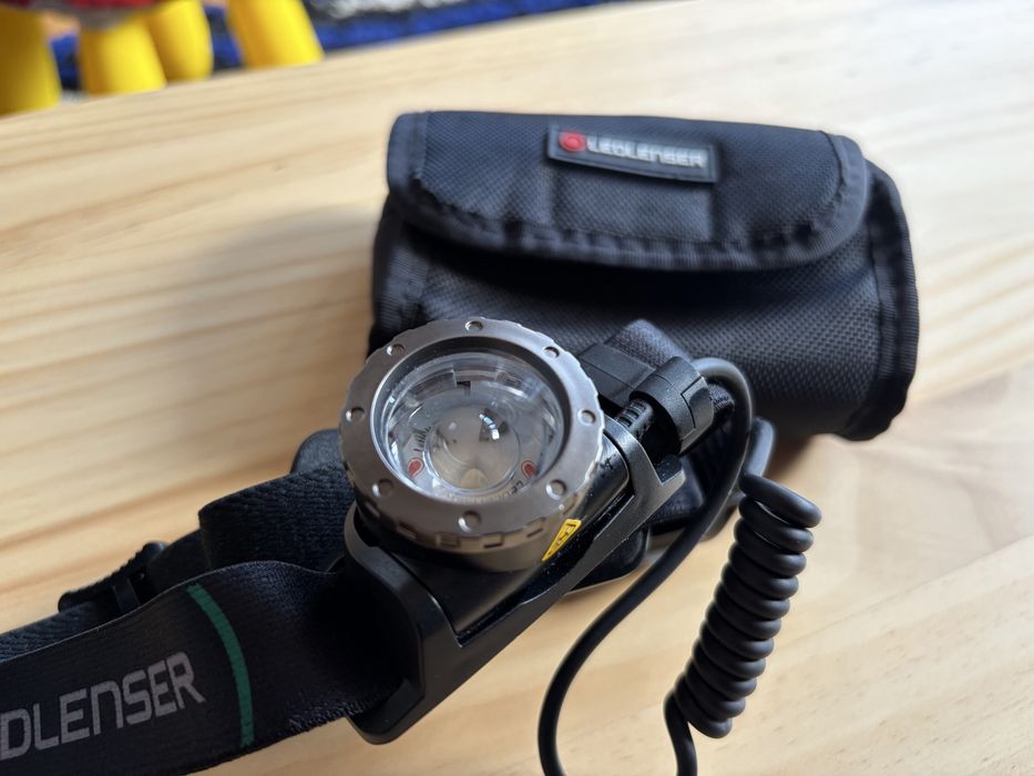 Latarka czołowa Ledlenser MH10