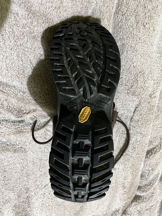 Продаю черевики Ugg  43 р та 44 р.