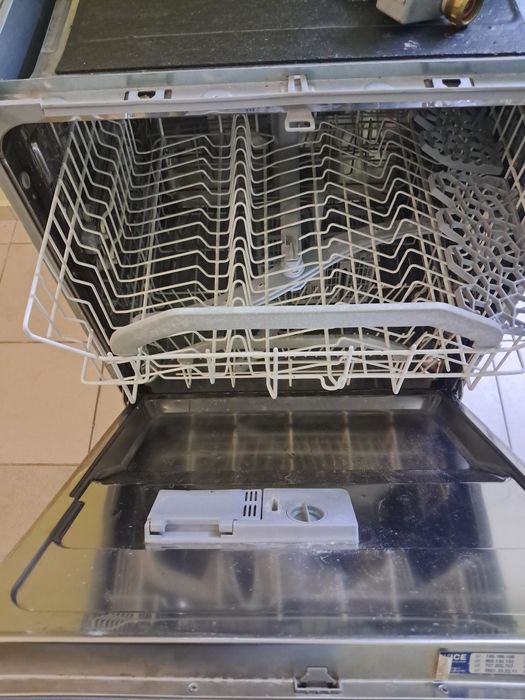 Посудомийна машина Hotpoint-Ariston