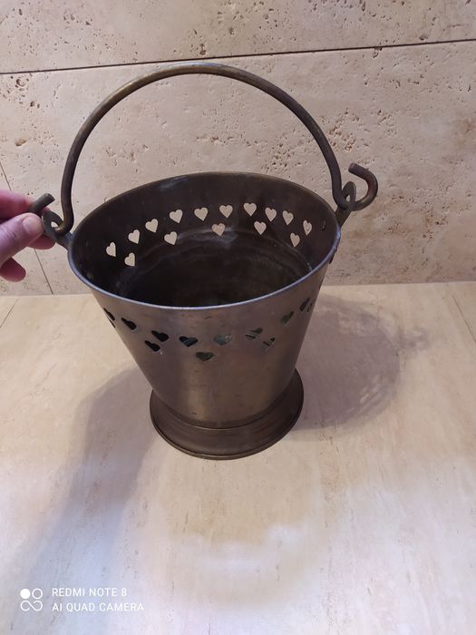 Piękne duże miedziane wiaderko