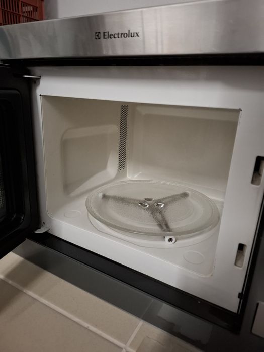 Microondas Electrolux EM817206X para peças