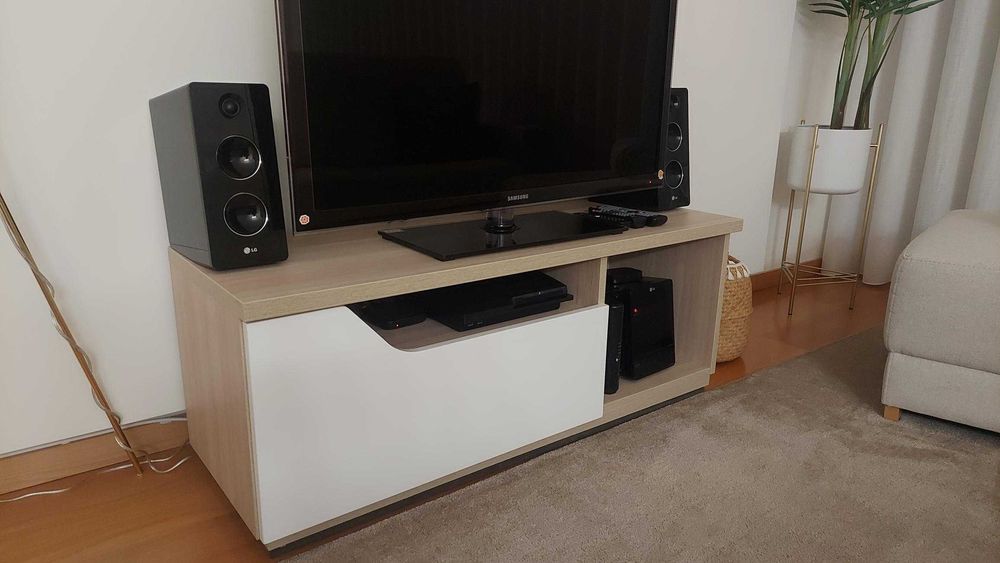 Consola para Televisão com gaveta