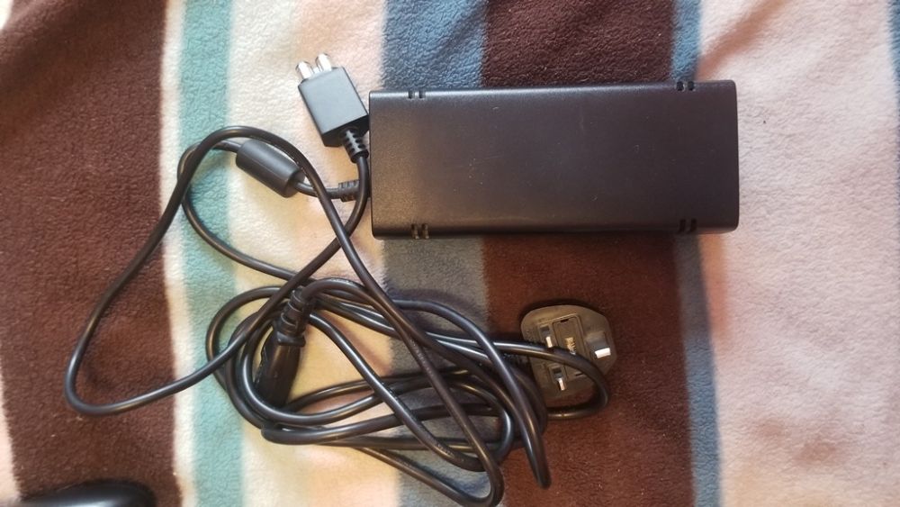 Xbox 360S Black Glossy pad, zasilacz sprawny w 100%