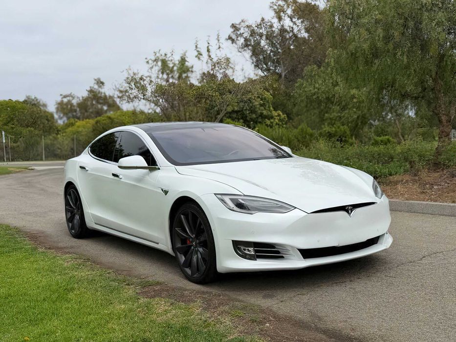 Tesla Model S P100D      2016