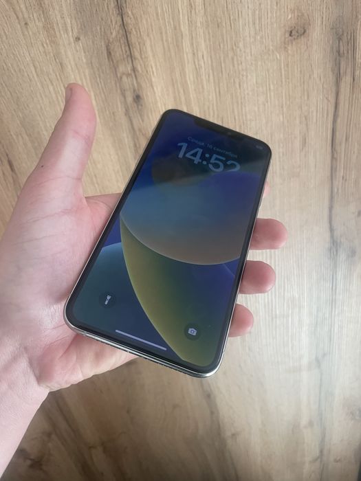 Продам Iphone 11 Pro max 64 Gb