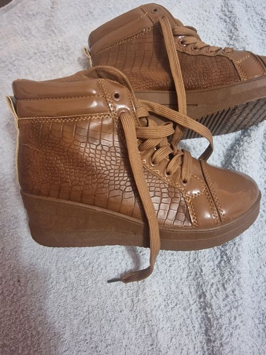 Vários Botins  N 37/38