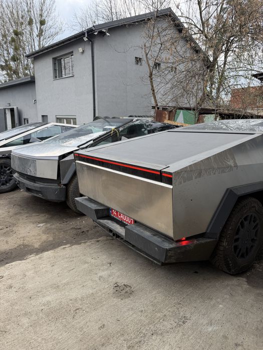 Ремонт Tesla Cybertruck | Відновлення батареї | Діагностика та програмування