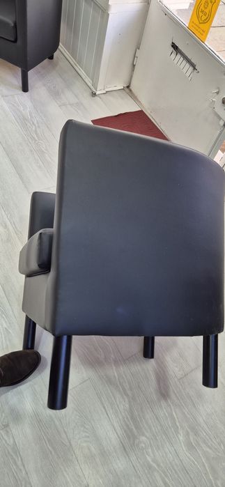 Cadeirão/Sofá de 1 lugar do Ikea em pele preto. Como novo.