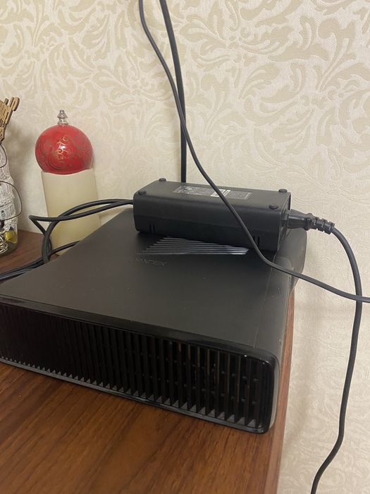 Xbox 360 б/у гарний стан