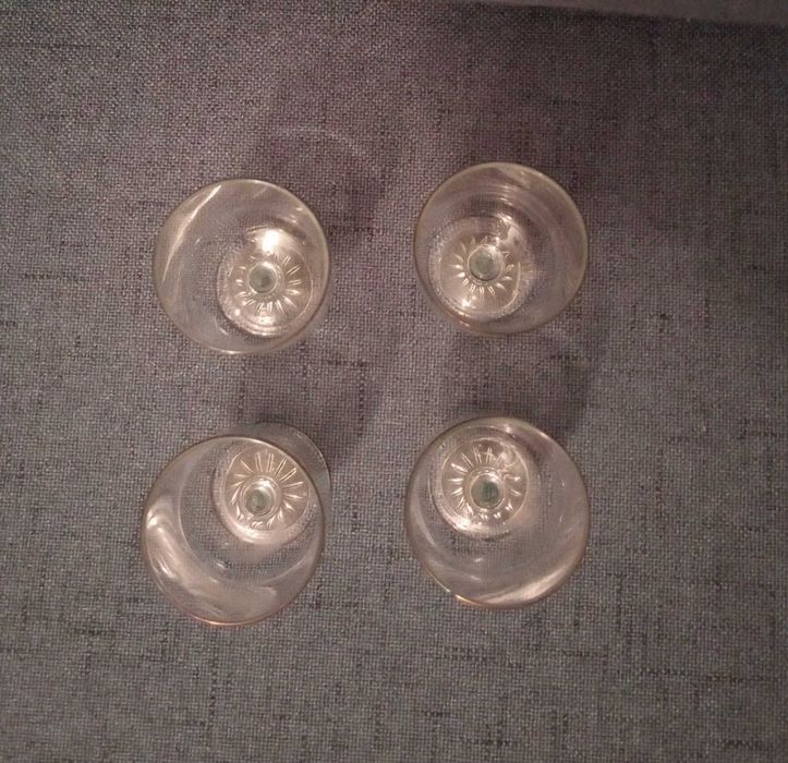 Kieliszki ze zdobieniem