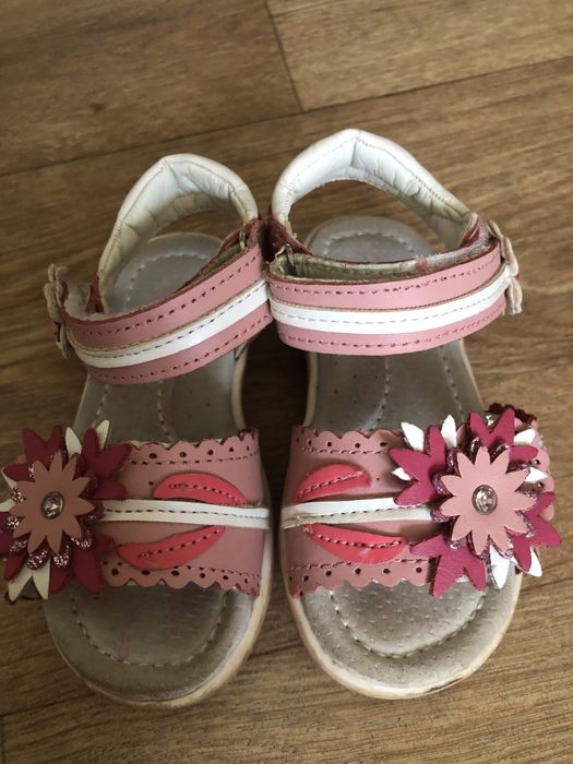 Босоніжки для дівчинки