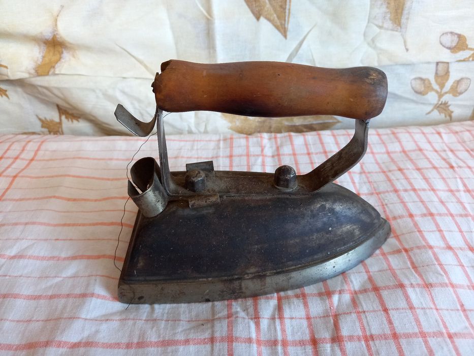 Утюг ретро времен ссср