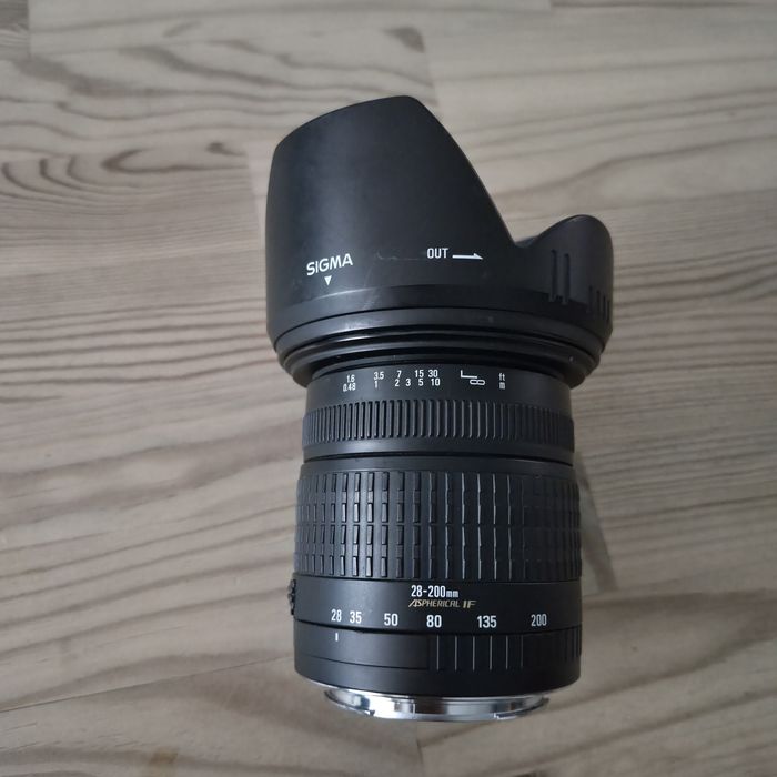 Sigma 28-200mm f/3.5-5.6 Hyperzoom Macro Aspherical IF ( Canon)