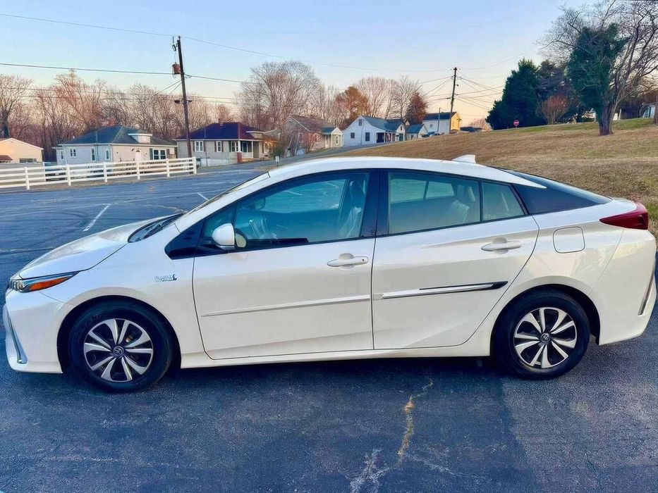 Toyota Prius Prime      2019