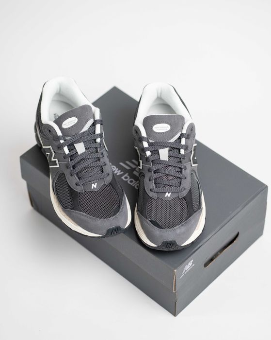 Мужские оригинальные кроссовки New Balance 2002R (2 цвета) M2002RFL