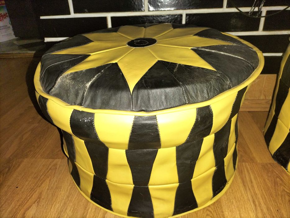 Pufy 2 sztuki  stan idealne